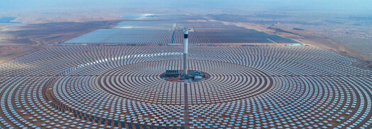 Concentrated solar power plant — heliostat field.